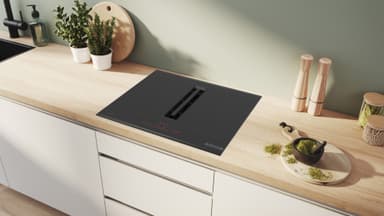 Bosch Platetopp med integrert ventilasjon PVQ695H26E