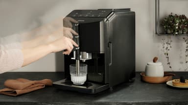 Siemens EQ300 kaffemaskin TF301E09 (pianosort)