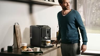 Siemens EQ300 kaffemaskin TF301E09 (pianosort)