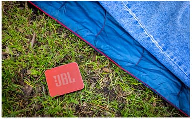 JBL GO Essential 2 bærbar høyttaler (rød)