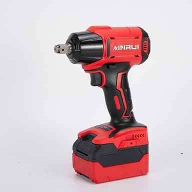 Verktøysett med batteridrill, bits, batterier og lader