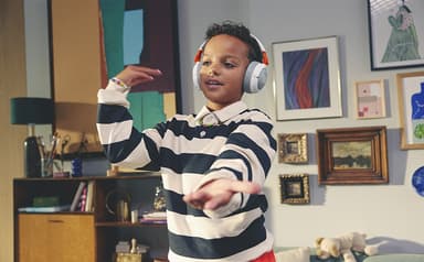 JBL Junior 470NC trådløse over-ear hodetelefoner (hvit)