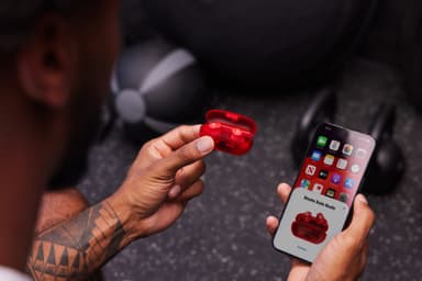 Beats Solo Buds helt trådløse in-ear hodetelefoner (gjennomsiktig rød)