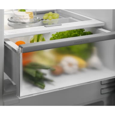 Electrolux Kombiskap ENG7TD18S Integrert