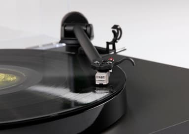 Rega Planar 1 Plus - Sort matt