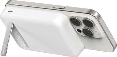 Belkin BoostCharge Pro 8K Magnetic Qi2 powerbank (hvit)