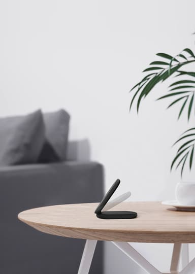 Belkin BoostCharge Qi2 magnetisk sammenleggbart ladestativ (sort)