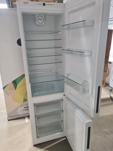 Miele kombiskap KFN 29162 D ws - brukt