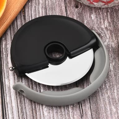 Pizzakutter i rustfritt stål med rullekniv