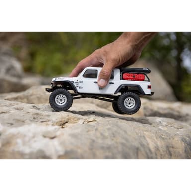 Axial SCX24 Jeep JT Gladiator Crawler 4WD White