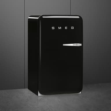 Smeg 50 s Style kjøleskap med fryser FAB10LBL6 (sort)