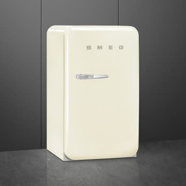 Smeg 50 s Style kjøleskap med fryserFAB10RCR6 (krem)