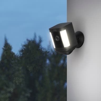 Ring Spotlight Cam Plus sikkerhetskamera (sort/batteri)