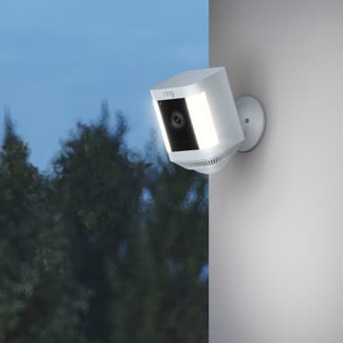 Ring Spotlight Cam Plus sikkerhetskamera (hvit/batteri)