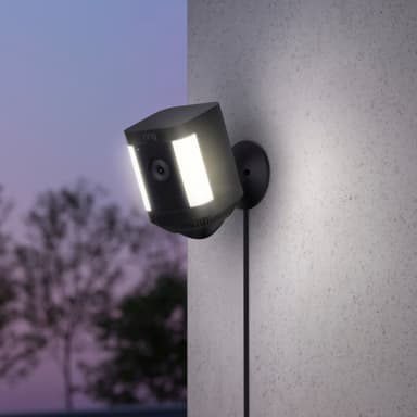 Ring Spotlight Cam Plus sikkerhetskamera (sort/plug-in)