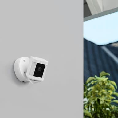Ring Spotlight Cam Plus sikkerhetskamera (hvit/batteri)