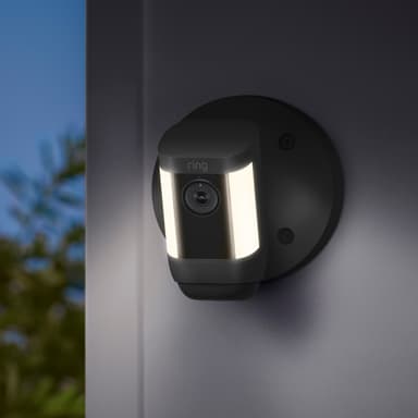 Ring Spotlight Cam Pro sikkerhetskamera (sort/batteri)