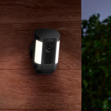 Ring Spotlight Cam Pro sikkerhetskamera (sort/batteri)