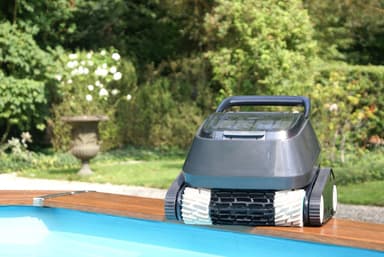 Pool Robot, Floor, Waterline