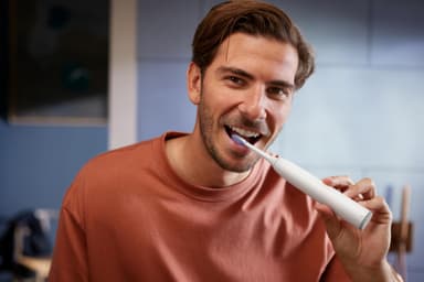 Philips Sonicare Series 7100 elektrisk tannbørste HX742002 (hvit)