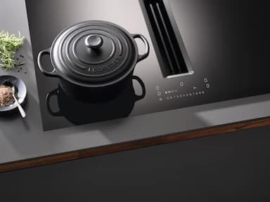 Miele Platetopp med integrert ventilasjon KMDA 7676 FL-U BlackPerfection