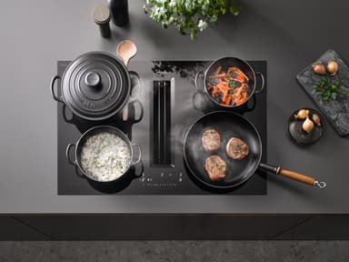Miele Platetopp med integrert ventilasjon KMDA 7676 FL-U BlackPerfection
