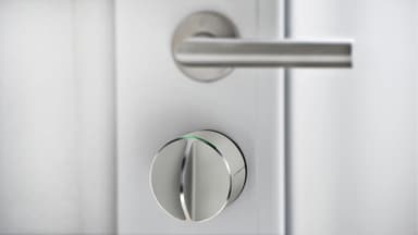 Danalock V3 2024 smartlås (sort brun/Z-wave/Scandi)