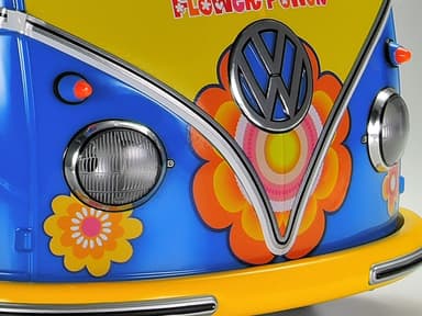 Tamiya M-05 Volkswagen Type 2 (T1) Flower Power