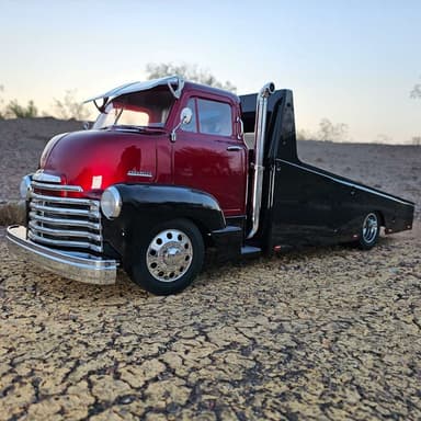 RedCat Custom Hauler Chevrolet 1953 - Red