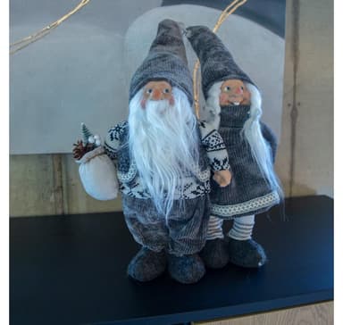 Nisse GAMMEL GRÅ, stående H42cm