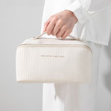 Romslig toalett/sminkeveske Beige