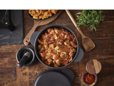 HOLM Casserole Dia. 24 x 11.5 cm 4 liter Black