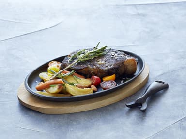 HOLM Plate 27 x 17 cm Black
