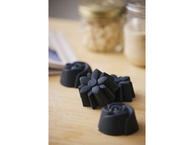Blomsterbergs Flower Muffin mould 6 pcs Grey