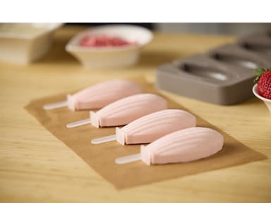 Blomsterbergs Madeleine Popsicle mould with 4 pcs Latte
