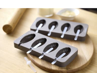 Blomsterbergs Madeleine Popsicle mould with 4 pcs Latte