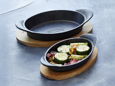 HOLM Dish/plate 21 x 15 x 4 cm Black