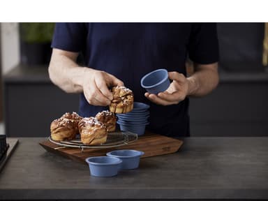 By Tareq Taylor Cupcake-/Kanelbolleform Indigo