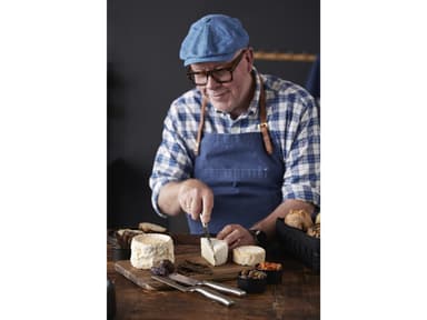 HOLM Cheese board with 3 knives