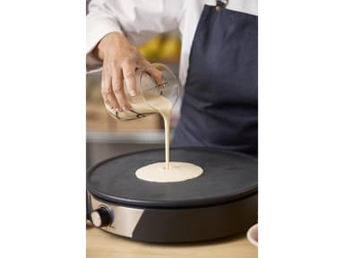 Blomsterbergs Crepe pan Dia. 38 1500 watt Black/Steel