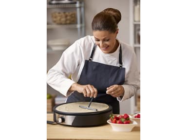 Blomsterbergs Crepe pan Dia. 38 1500 watt Black/Steel