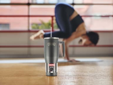 Thermos Thermo mug w. handle 1.1 liter Matte black