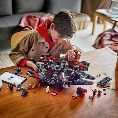 LEGO Star Wars The Dark Falcon 75389