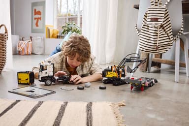 LEGO Technic Volvo FMX-trailer og EC230 el-gravemaskin 42175