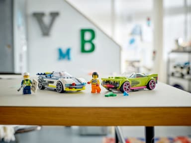LEGO City Politibil på muskelbil-jakt 60415