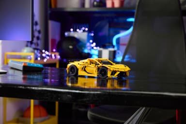 LEGO Technic Chevrolet Corvette Stingray 42205