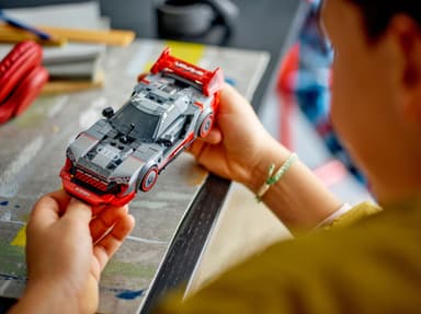 LEGO Speed Champions Audi S1 e-tron quattro-racerbil 76921