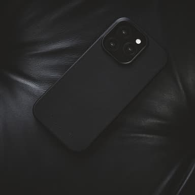 Mujjo iPhone 16 Pro Max mobildeksel (sort)
