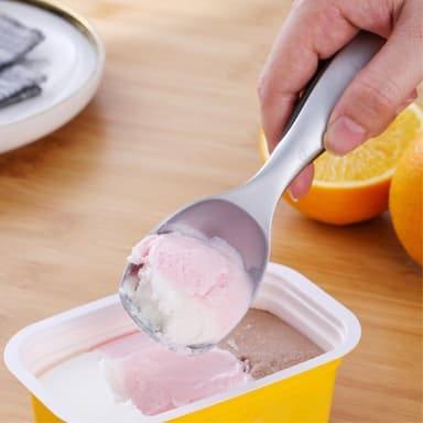Klassisk iskrem scoop med ergonomisk håndtak