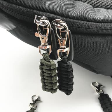 Paracord nøkkelring med overlevelsesfunksjoner gress farge